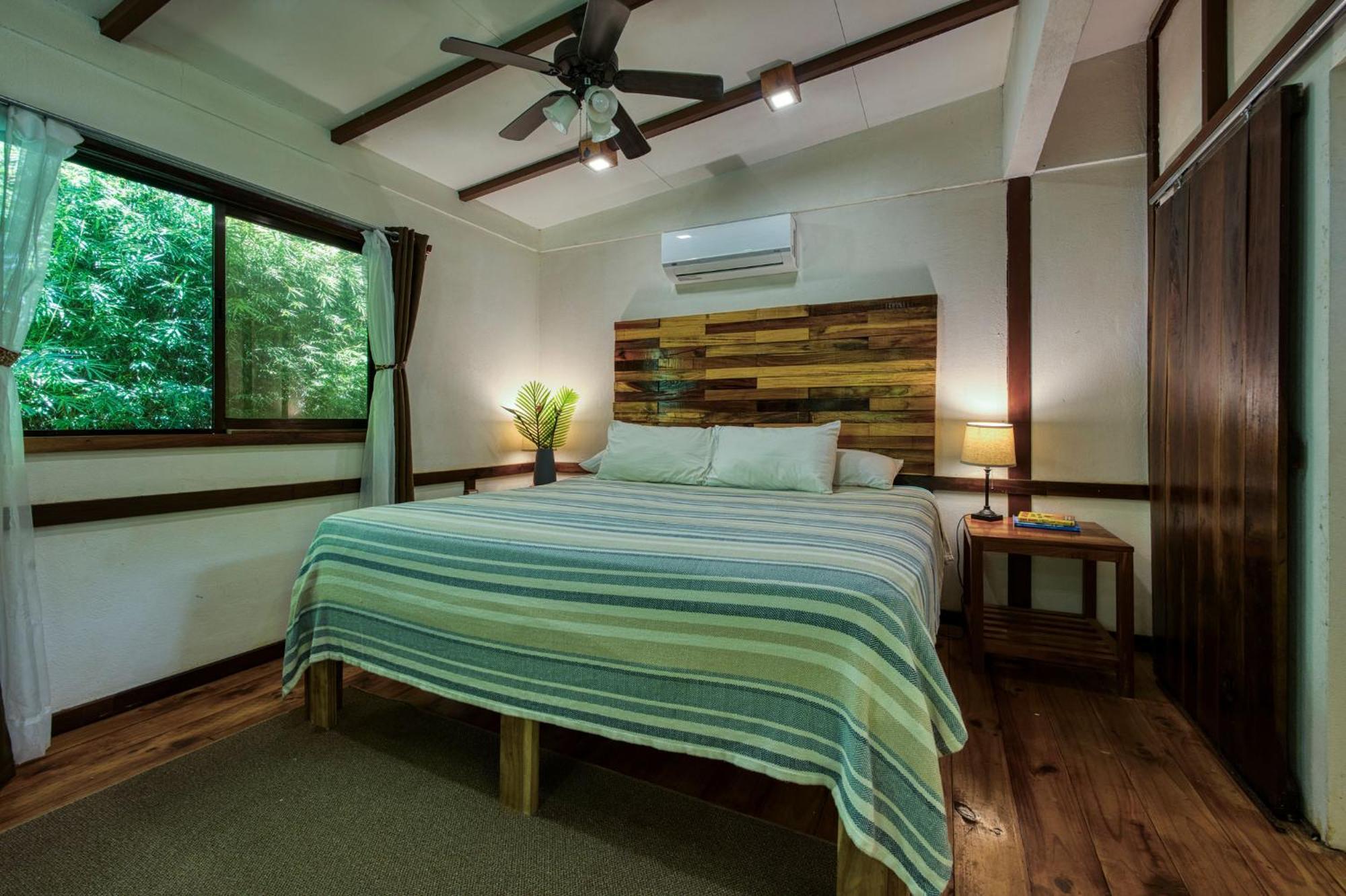 Bamboo River House And Hotel Dominical Exterior photo